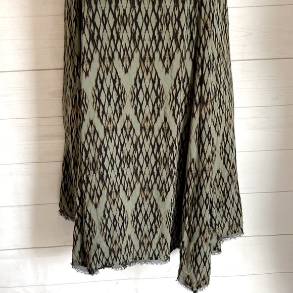 Silence + Noise Size M Moss Green Ikat Print flowy Witchy T-Shirt Rayon Dress - Picture 8 of 11